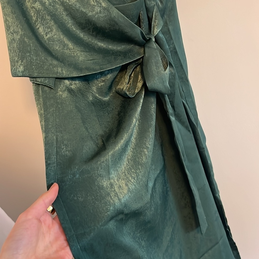 Lulu’s Midi Wrap Top Dress - Picture 14 of 16